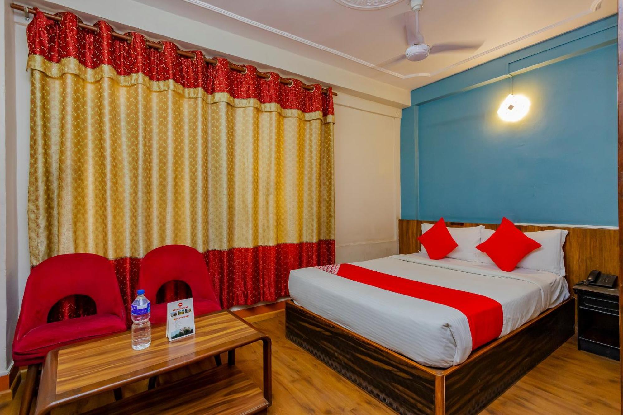 Oyo 795 Hotel Holiday Inn Kathmandu Bagian luar foto