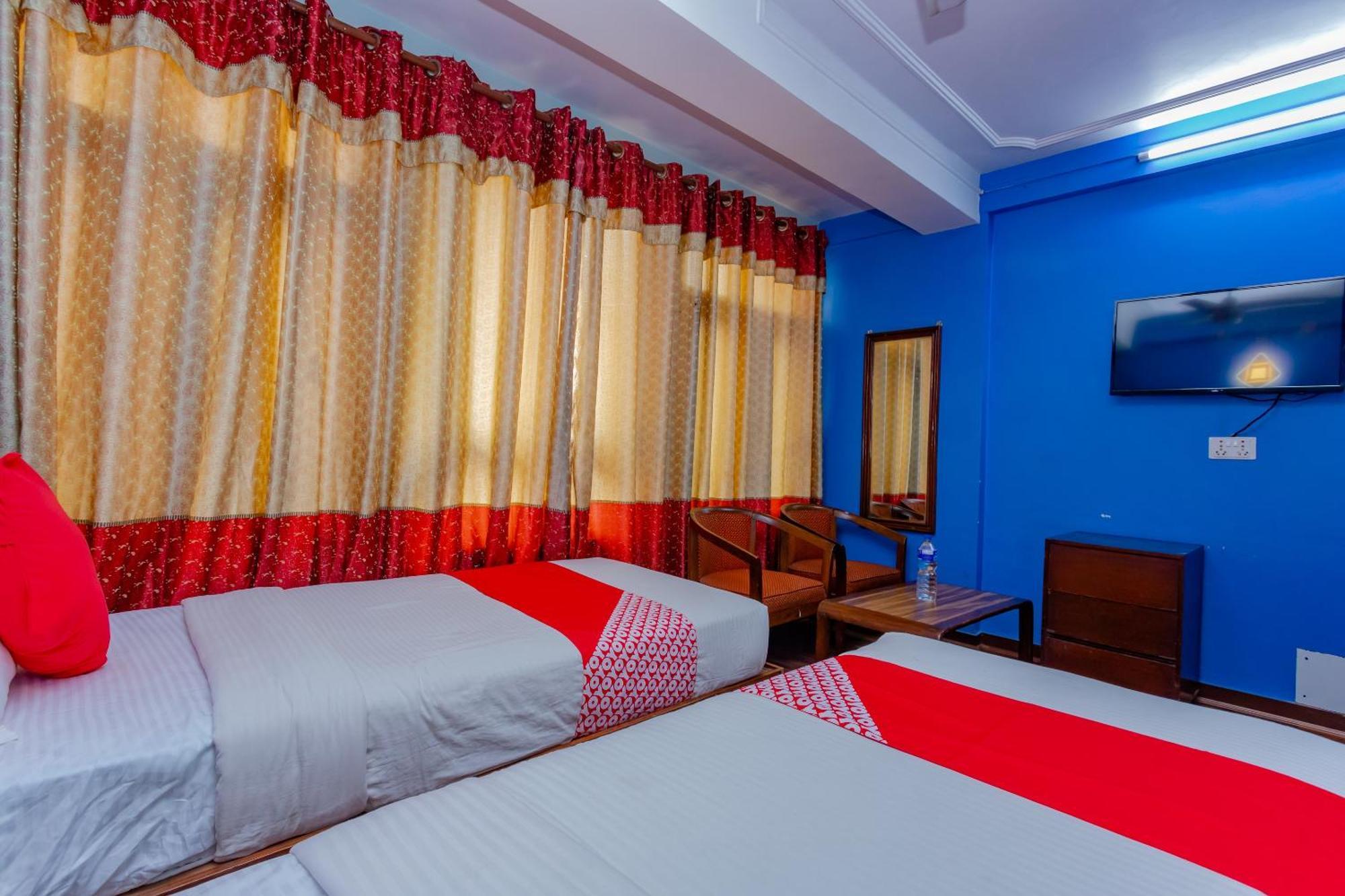 Oyo 795 Hotel Holiday Inn Kathmandu Bagian luar foto