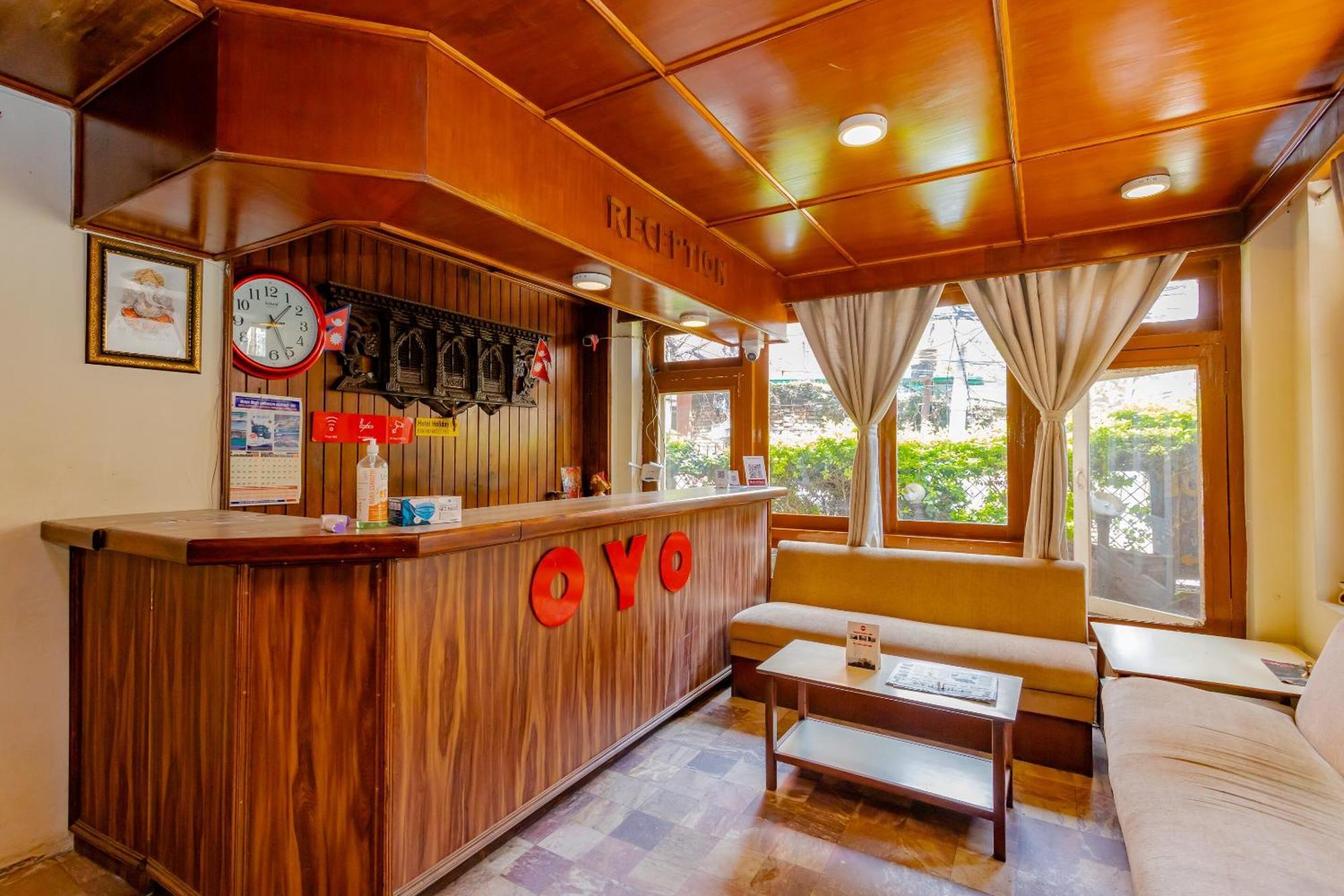 Oyo 795 Hotel Holiday Inn Kathmandu Bagian luar foto
