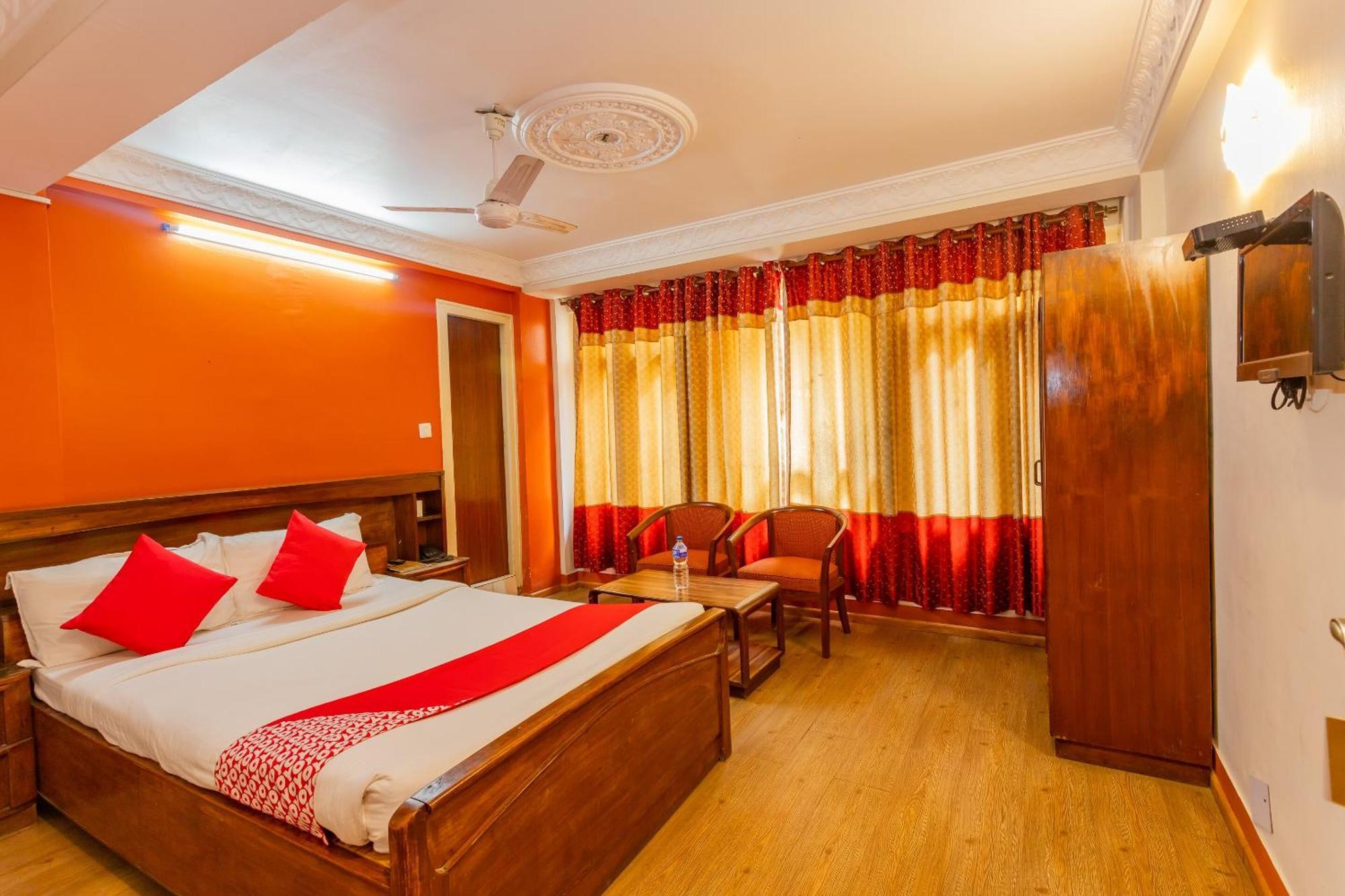 Oyo 795 Hotel Holiday Inn Kathmandu Bagian luar foto